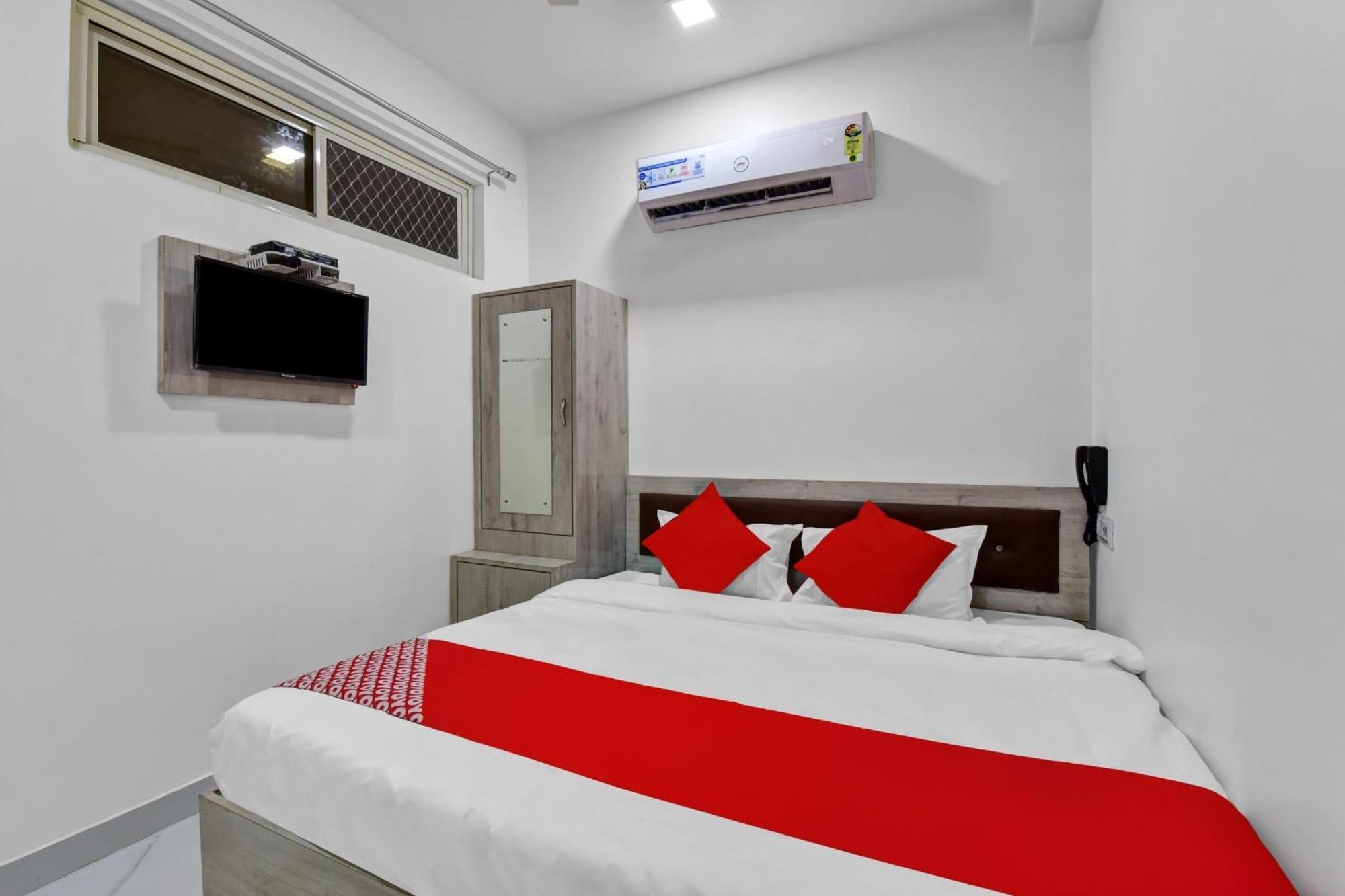 Hotel O Grand L M Adžmér Exteriér fotografie