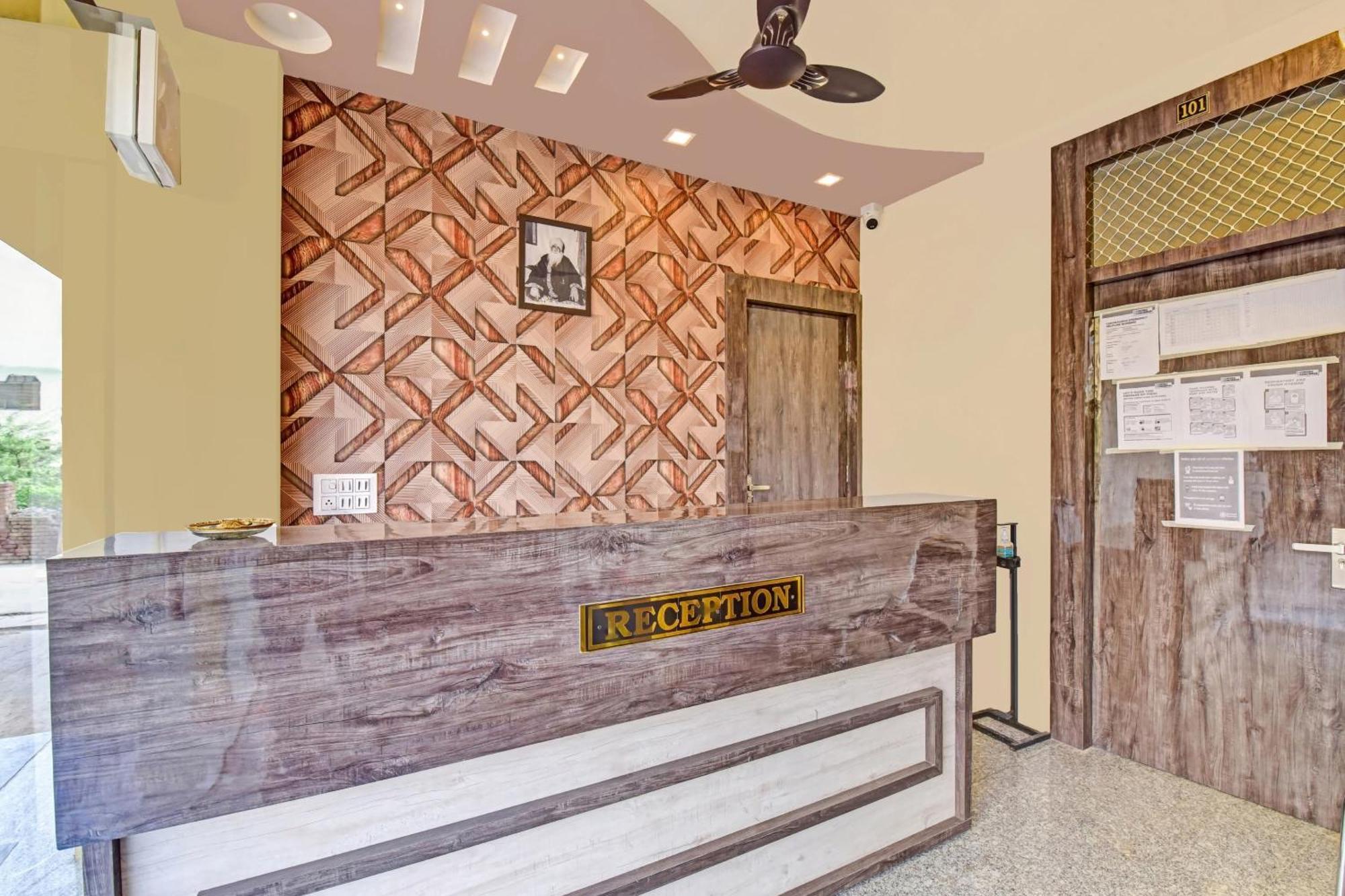 Hotel O Grand L M Adžmér Exteriér fotografie