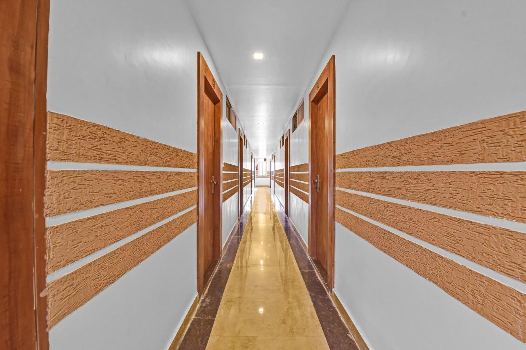 Hotel O Grand L M Adžmér Exteriér fotografie