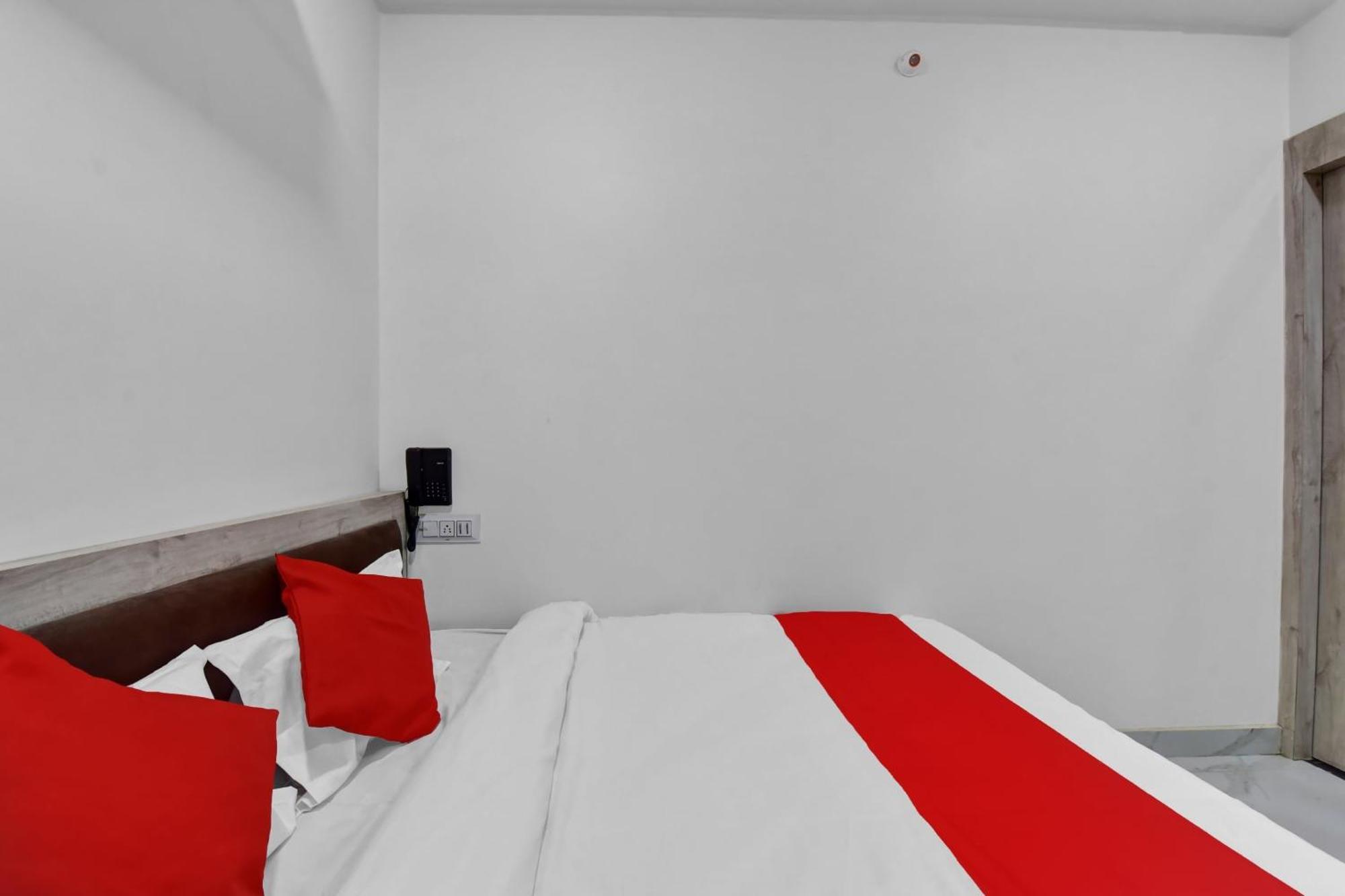 Hotel O Grand L M Adžmér Exteriér fotografie