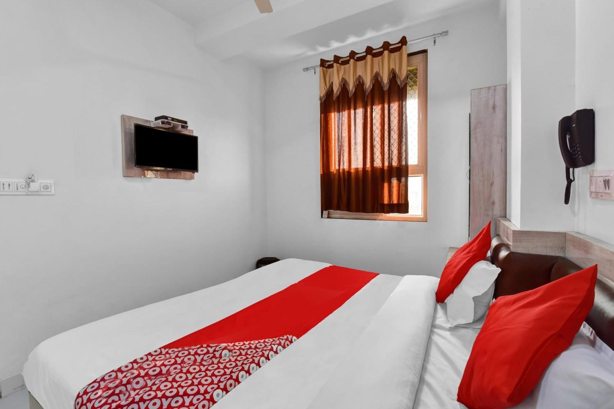 Hotel O Grand L M Adžmér Exteriér fotografie