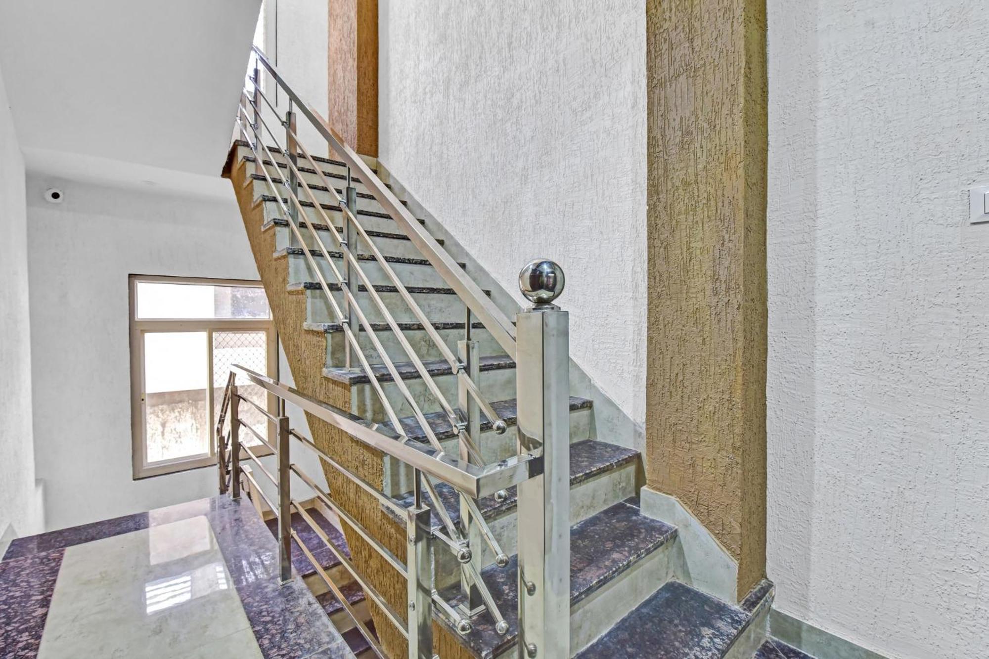 Hotel O Grand L M Adžmér Exteriér fotografie