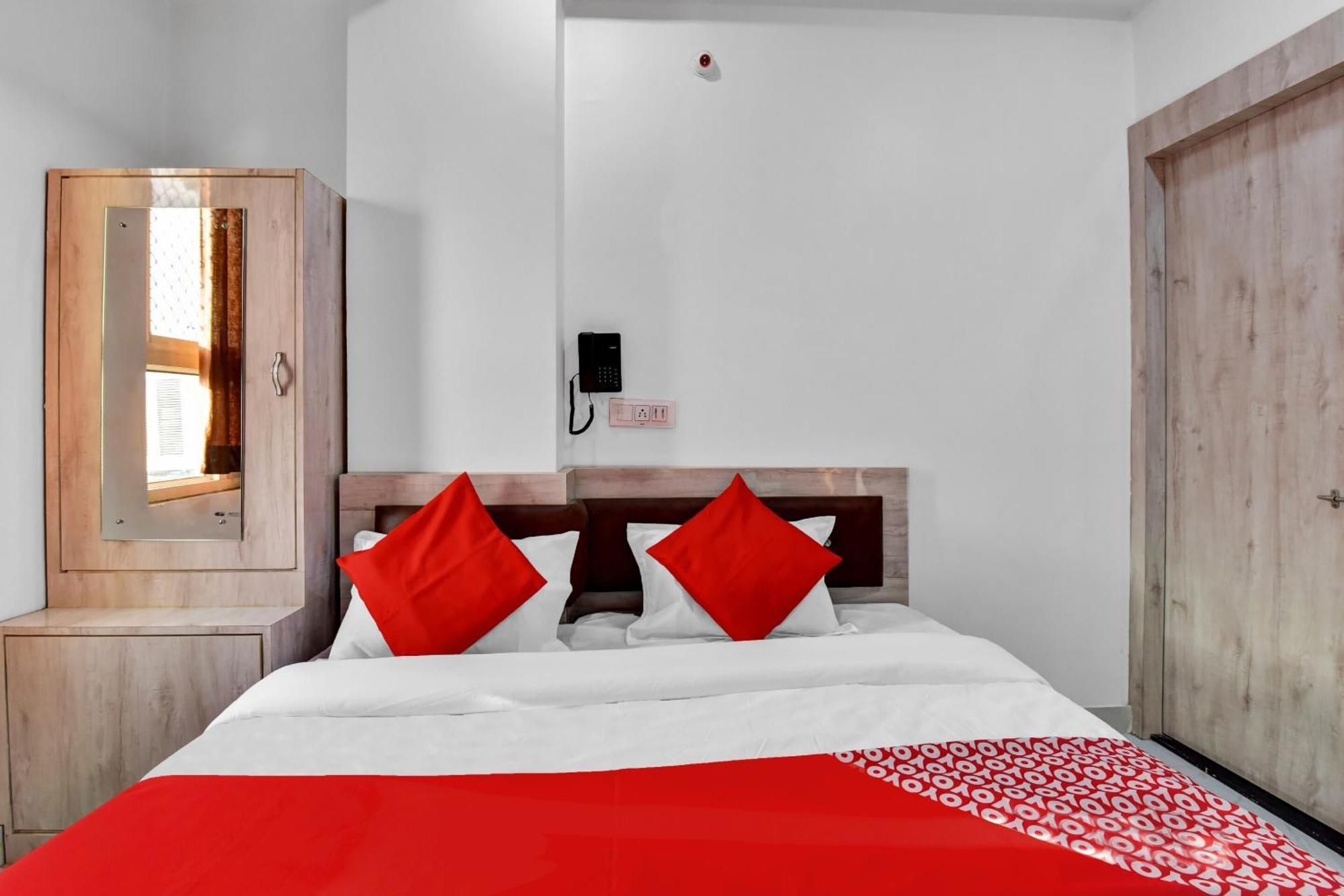 Hotel O Grand L M Adžmér Exteriér fotografie
